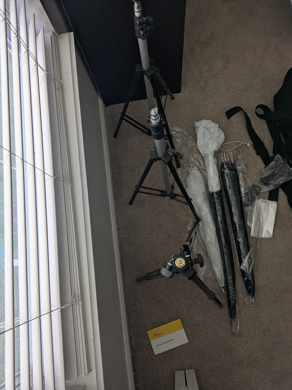 Studio Black and Silver Light/Accessory Stand Kit With Umbrellas Photography